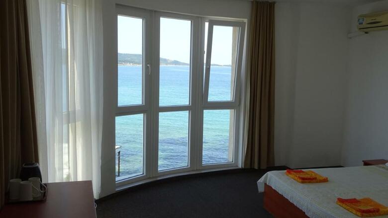 Hostal Dobrevi Guest House