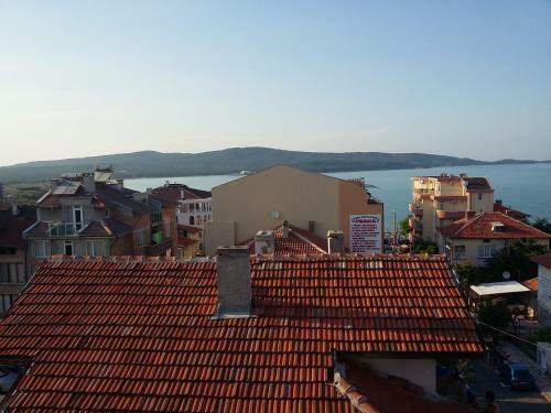 Hostal Guest House Adriya