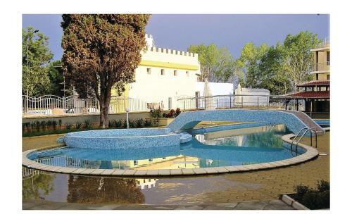 Two-bedroom Apartment In Ravda