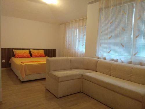 Private Apartments In Sunny House Nesebar