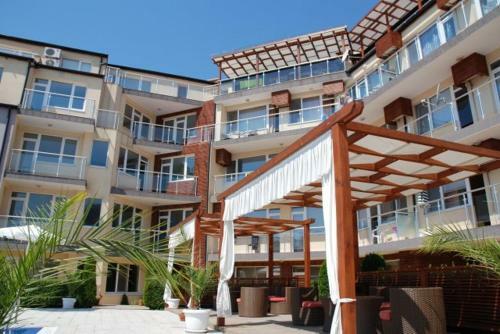 Private Apartments In Sunny House Nesebar