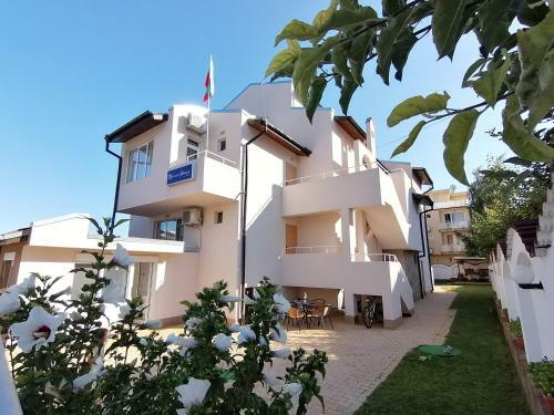 Hostal Siana House