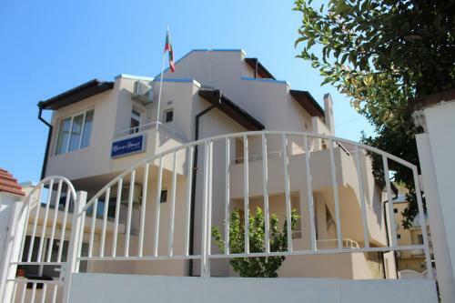 Hostal Siana House
