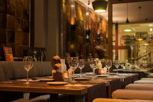 Hotel Oppium