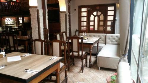 Family Hotel Square