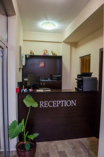 Hostal Guest House Dinevi