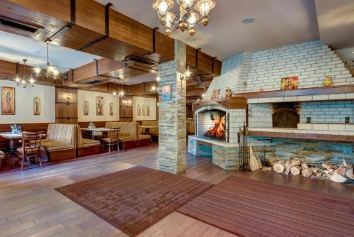Shiroka Laka Hotel