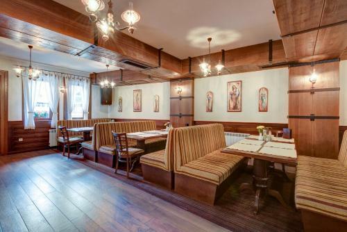 Shiroka Laka Hotel