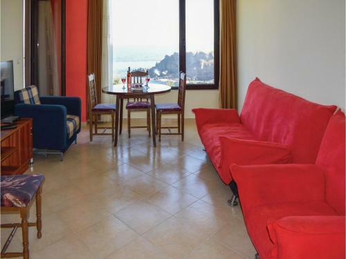 One-bedroom Apartment In Sinemorets