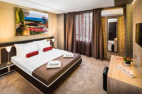 Central Point Boutique Hotel