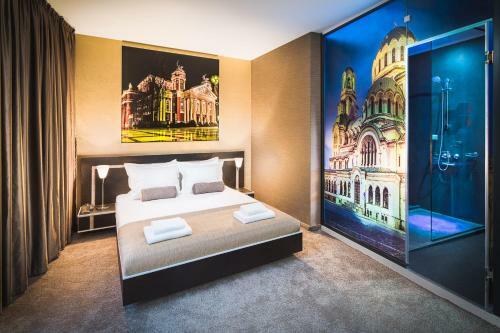 Central Point Boutique Hotel