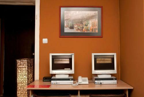 Hostel Mostel Hub Rooms And Apartments