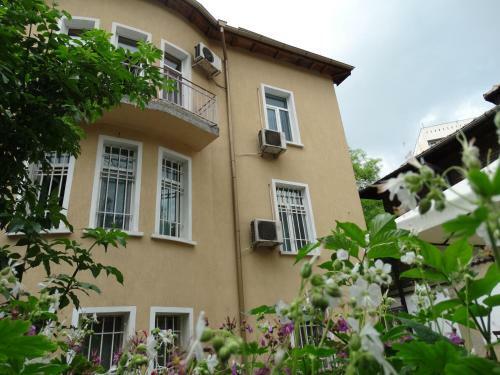 Hostel 123