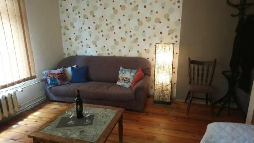 Apartamento 17, Gladstone House