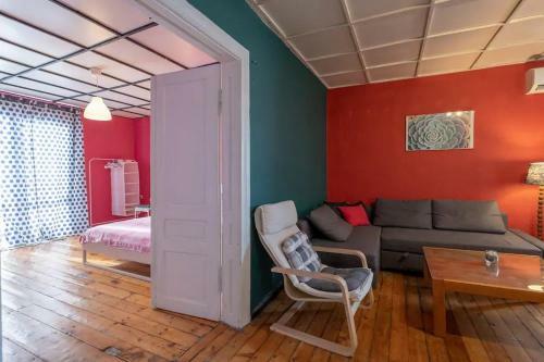 Cool Central Apartment