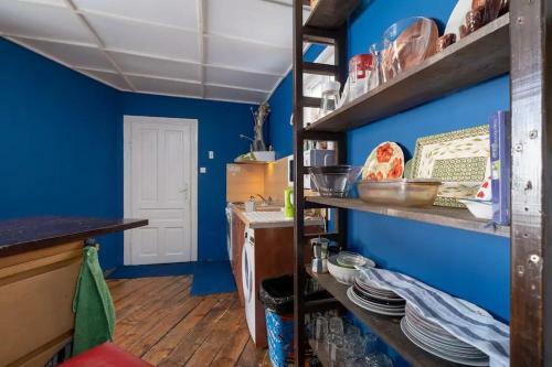 Cool Central Apartment