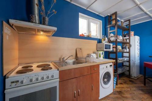 Cool Central Apartment