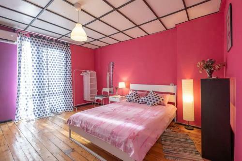 Cool Central Apartment