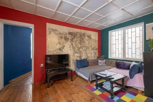 Cool Central Apartment