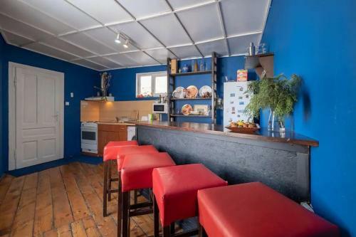 Cool Central Apartment