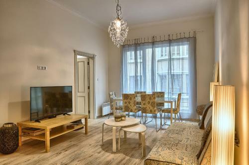 Baratero City Corner Apartments