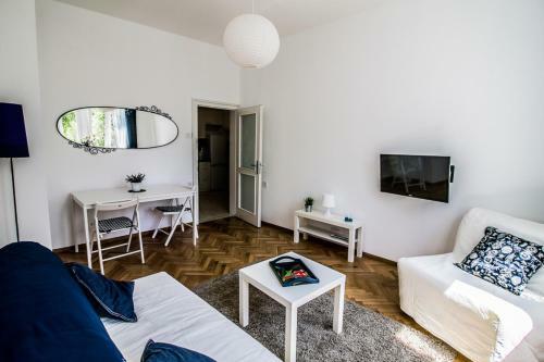 Top Center Gurko Apartments