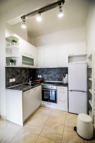 Top Center Gurko Apartments