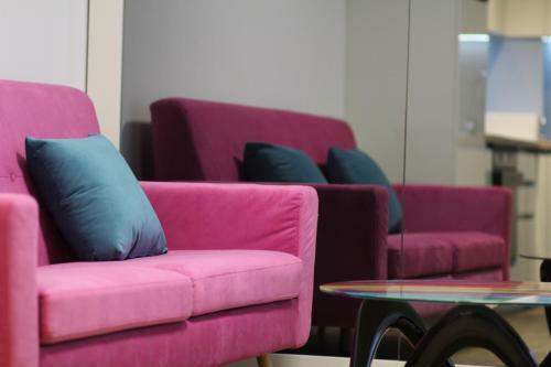 Turquoise And Magenta Apartaments