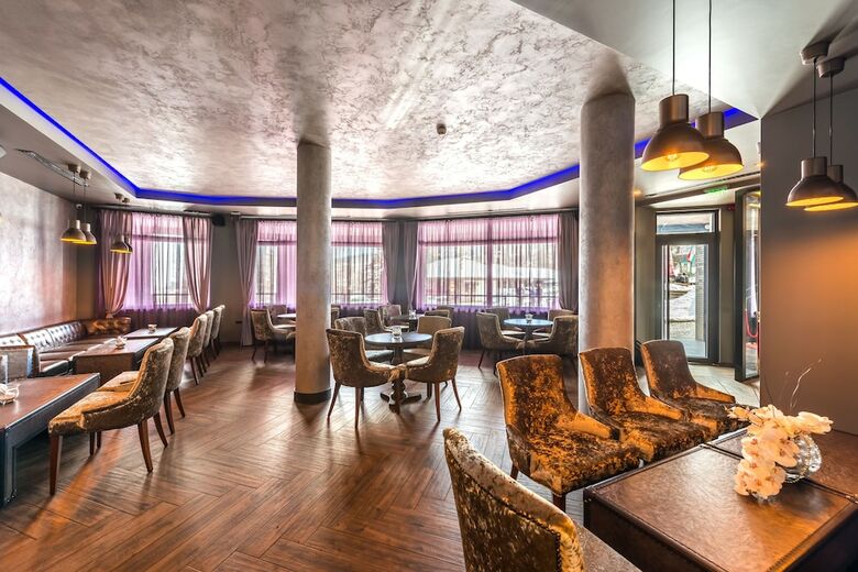 All Seasons Residence Hotel