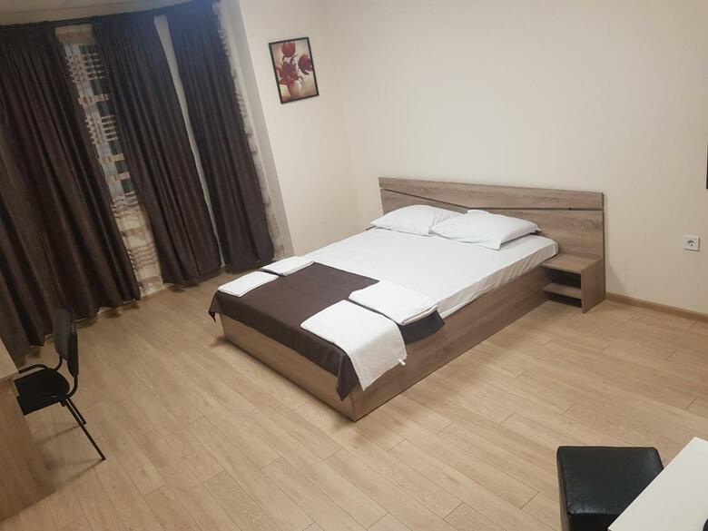 Twain Apart&rooms