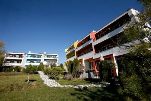Hotel Rainbow Houses