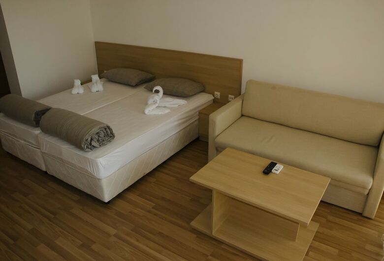 Corsica Apartments