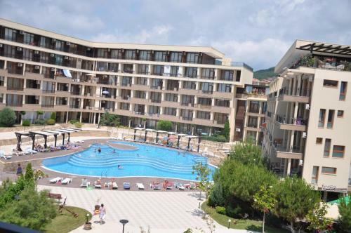 Luxor Apartments