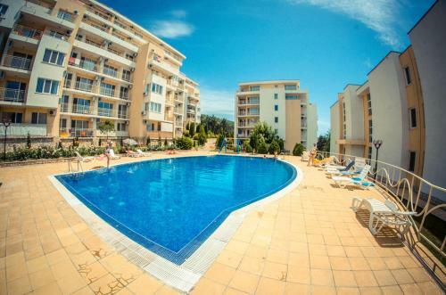 Apartamentos Crown Fort Club Studio