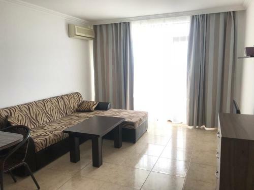 Lazur 5 Nadezhda Apartment