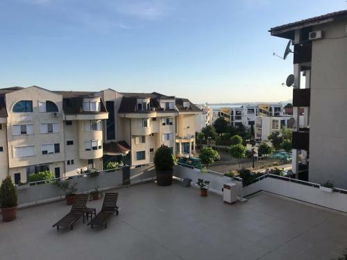 Lazur 5 Nadezhda Apartment