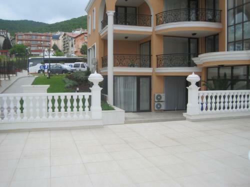 Admiral Apartment