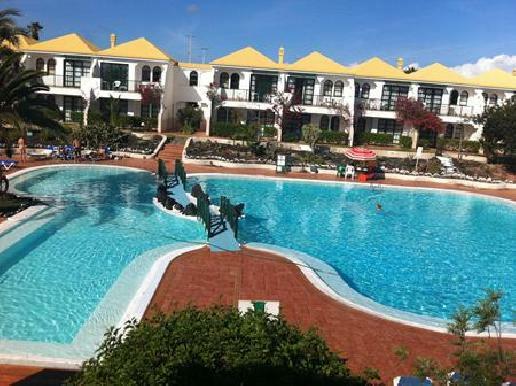 Apartamentos Las Palmeras I & II