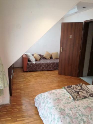 Lider Apartment Pop Hariton