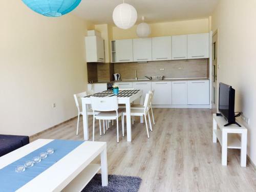 Psb Apartments In South Bay Beach Residence