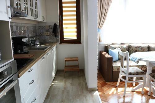 Central Varna Apartment - Lets4holiday