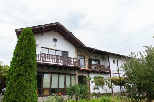 Hostal Guest House By The Captain