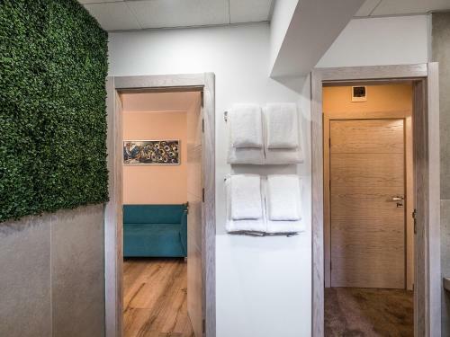 Hotel Caro Apartments & Rooms