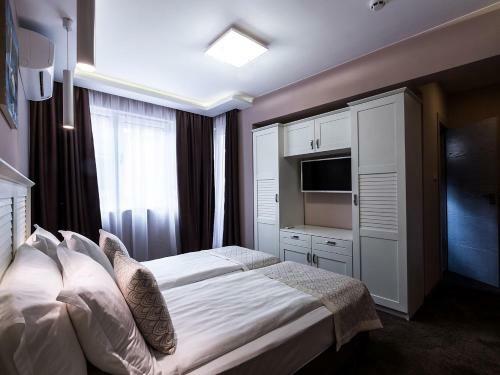 Hotel Caro Apartments & Rooms