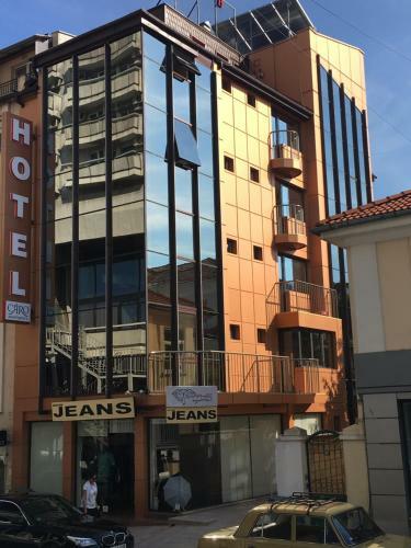Hotel Caro Apartments & Rooms