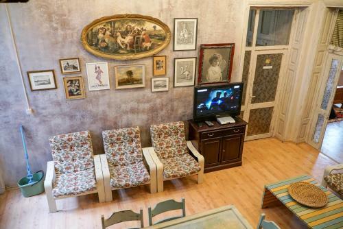 Rooster Hostel