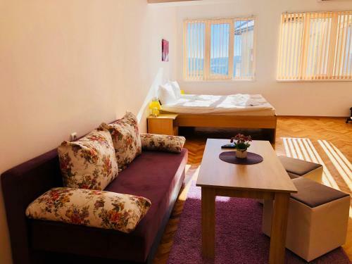 Hostal Gile Guest House