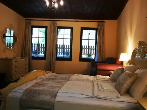 Hostal History Inn Unique Guest House