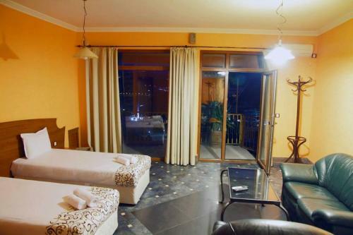 Hostal Art House