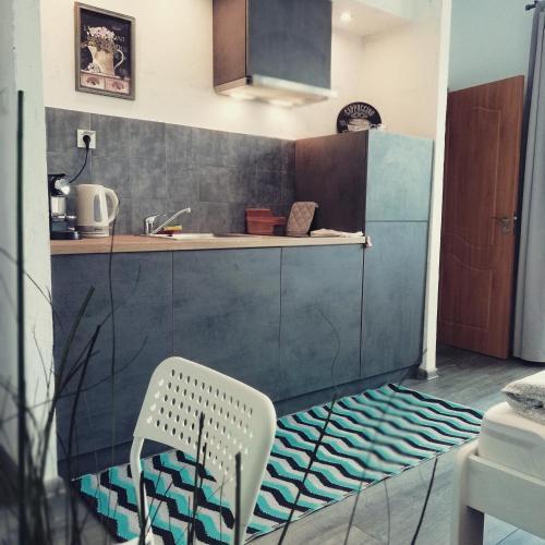 Apartment 18